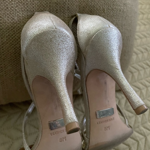 Super glam shimmery gold heels, cross arch ankle strap, size 8, EUC! - Picture 4 of 10